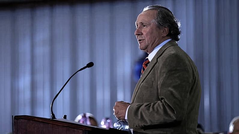 Michael Reagan, filho mais velho de Ronald Reagan, morre aos 80 anos