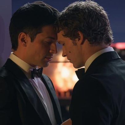Esgotam-se livros Heated Rivalry após fãs australianos apoiarem hóquei gay