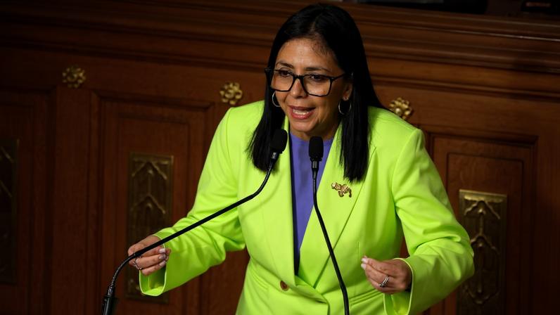 Rodríguez propõe reforma petrolífera para facilitar investimentos na Venezuela