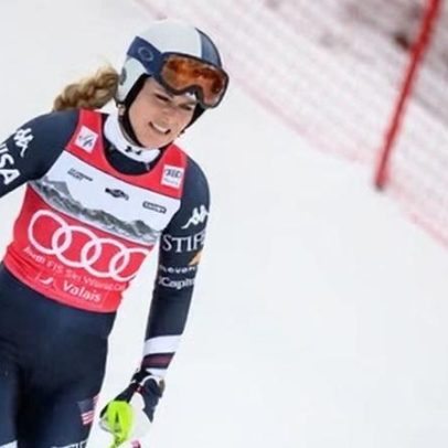 Lindsey Vonn é evacuada após queda na última descida antes das Olimpíadas