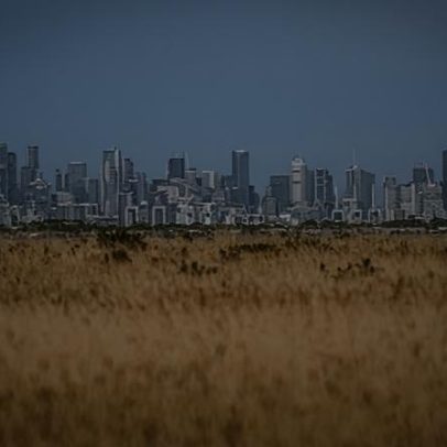 Victoria em risco de incêndio catastrófico; Queensland em alerta de ciclone