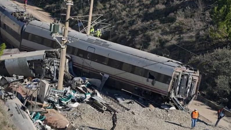 The wreckage of a train in Adamuz, southern Spain, after a crash on Sunday that killed at least 43 people.