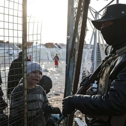 Exército sírio toma acampamento do ISIS; motins, incêndios e fugas