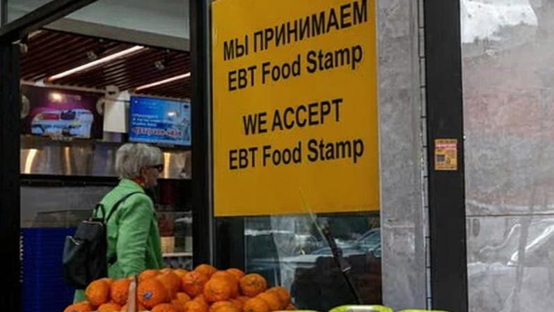 EUA suspendem fundos para famílias carentes em cinco estados democratas