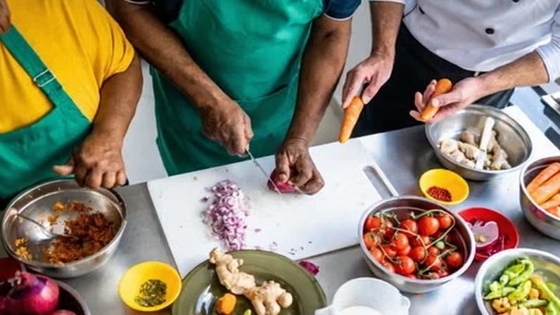 Maggie’s cancer charity plans to extend its dietary support to those attending all its 27 centres in Britain and Northern Ireland.