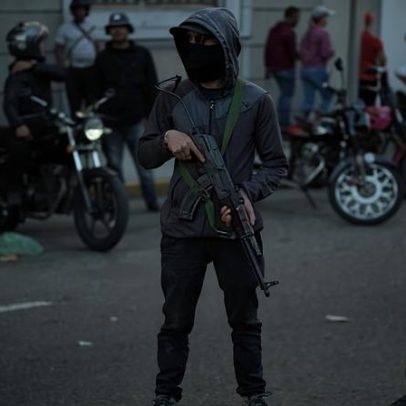 EUA pedem que cidadãos deixem a Venezuela após relatos de paramilitares