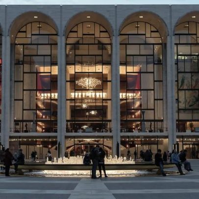 Metropolitan Opera avalia venda de murais de Chagall de vários andares