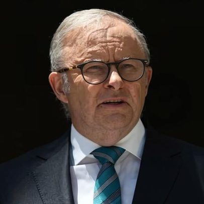PM convoca parlamento para acelerar leis de ódio e armas após ataque em Bondi