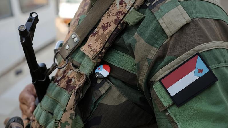 A member of the UAE-backed Southern Transitional Council (STC). The Saudi-led coalition on Wednesday launched “limited pre-emptive strikes” in Yemen targeting the UAE-backed separatists.