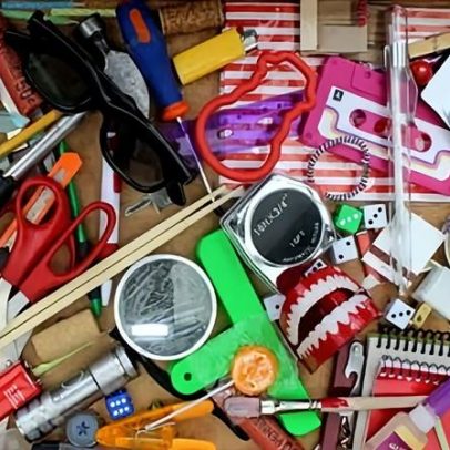 Mudança de casa expõe consequências de acúmulo compulsivo ao longo da vida