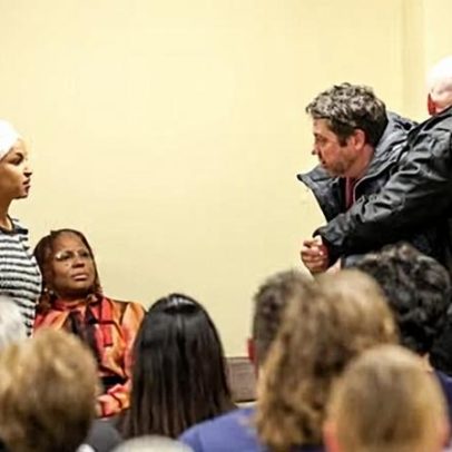 Legisladores condenam ataque a Ilhan Omar em reunião pública em Minneapolis