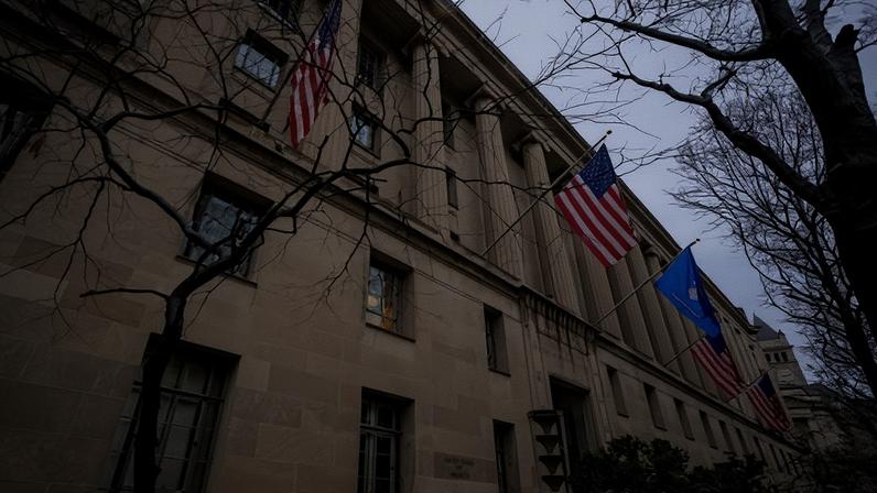 Trump reintegra funcionários demitidos da agência de relações raciais do DoJ