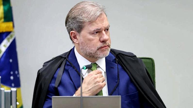 Ministro Dias Toffoli preside a sessão da Segunda Turma do STF.