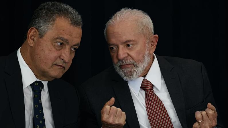 Brasília (DF), 10/06/2024 - O ministro da Casa Civil, Rui Costa, e o presidente Luiz Inácio Lula da Silva durante reunião com reitores de universidades federais e de institutos federais de ensino, no Palácio do Planalto. Foto: Marcelo Camargo/Agência Brasil