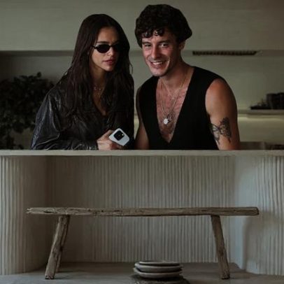 Bruna Marquezine e Shawn Mendes são vistos juntos em mansão de LA