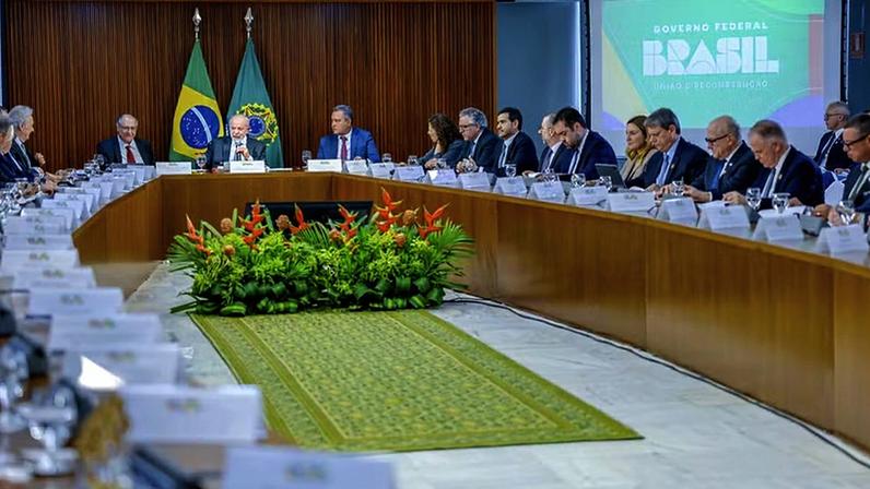 Reunião sobre PEC da Segurança Pública no Planalto em outubro de 2024 — Foto: Ricardo Stuckert/PR