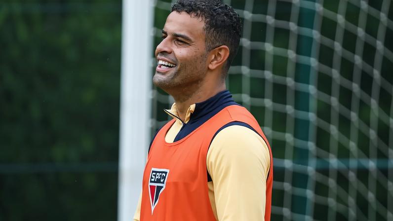 Alisson perdeu a titularidade com Hernán Crespo (Foto: Erico Leonan / saopaulofc.net)