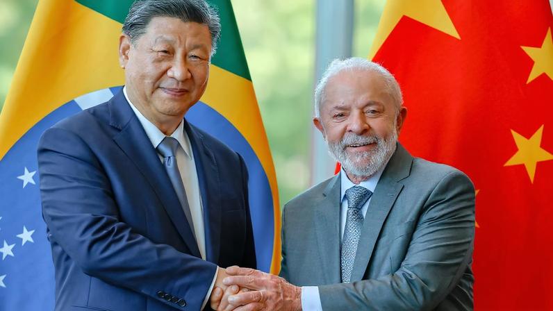 Presidente da República, Luiz Inácio Lula da Silva, durante a reunião com o Presidente da República Popular da China, Xi Jinping, no Palácio da Alvorada. Brasília - DF.