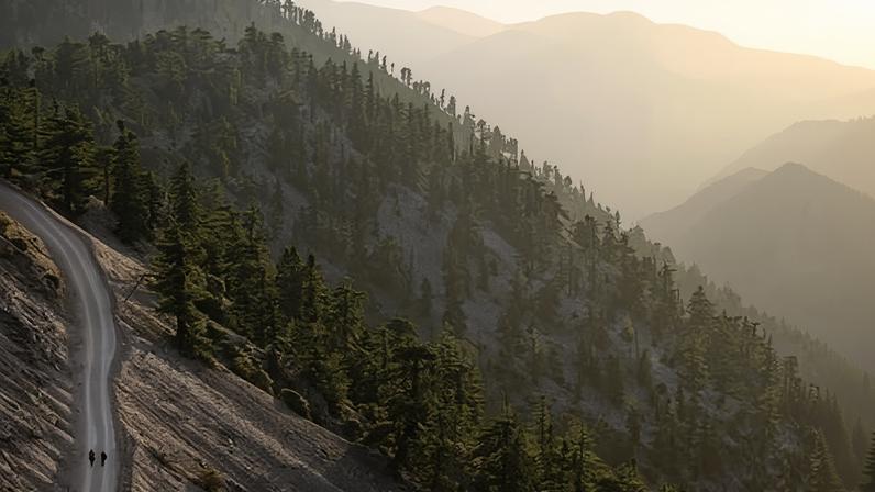 Calouro universitário é um dos três mortos em Mount Baldy, Califórnia