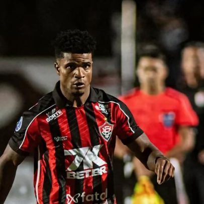 Vitória renova empréstimo de Jamerson, lateral do Coritiba