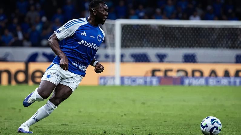 Ex-Cruzeiro Bolasie é anunciado por clube da Série A