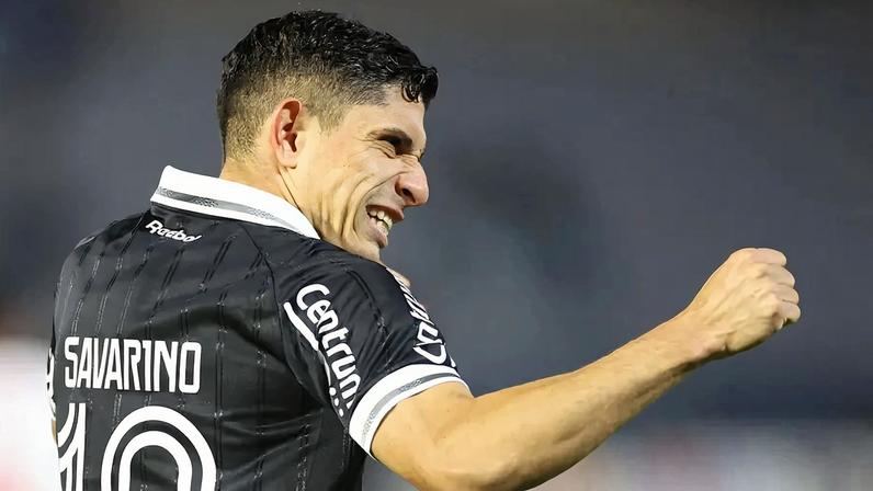 Savarino comemorando gol pelo Botafogo (Foto: Vítor Silva/Botafogo)