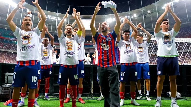 Jogadores do Bahia comemoram título da Copa do Nordeste (Foto: Catarina Brandão/EC Bahia)