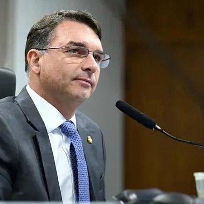 Flávio diz buscar união da direita e minimiza boatos sobre Michelle