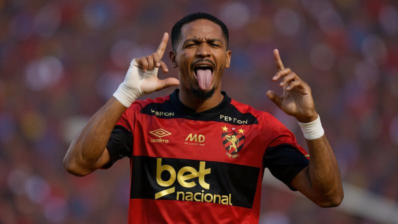 Derik Lacerda comemora gol do Sport no Brasileirão 2025 (Foto: Paulo Paiva / Sport Recife)