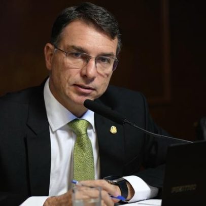 Flávio Bolsonaro agradece a Nikolas pelo apoio à caminhada da liberdade