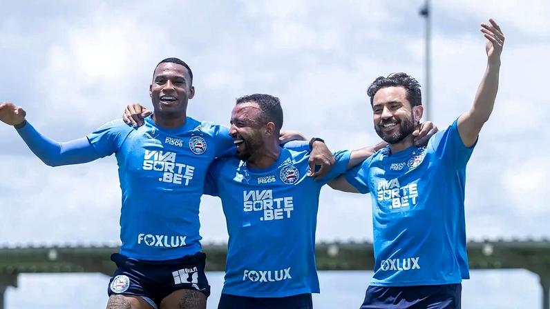 Jean Lucas, Caio Alexandre e Everton Ribeiro em treino do Bahia (Foto: Rafael Rodrigues / EC Bahia)