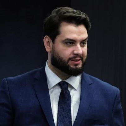 Filipe Martins é transferido para presídio próximo a Curitiba sem aviso, diz defesa