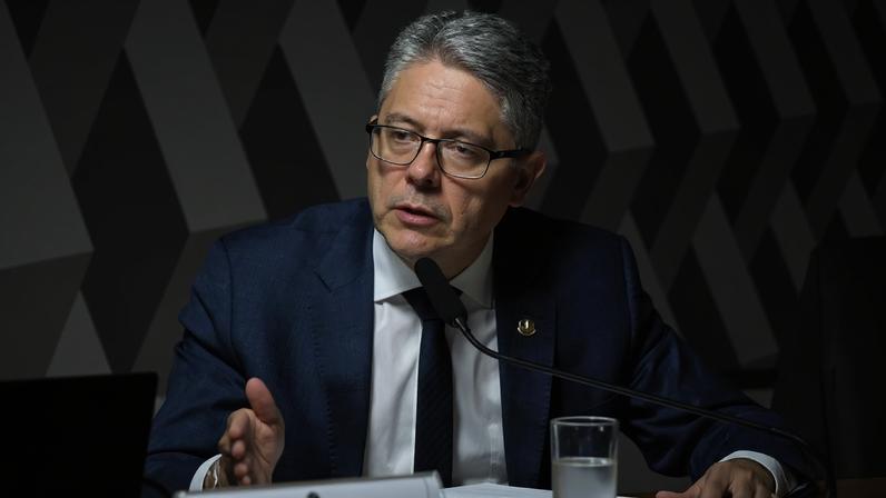 O senador Alessandro Vieira represenfou contra o TCU no caso do Banco Master. (Foto: Carlos Moura / Agência Senado)