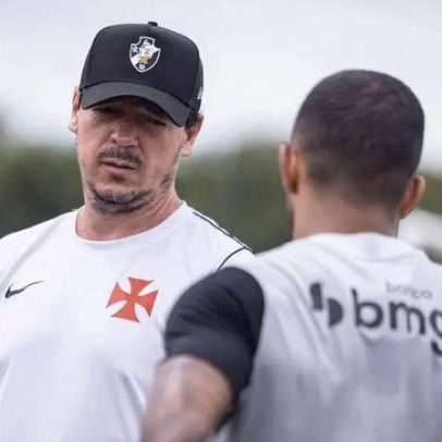 Diniz define time misto do Vasco para enfrentar o Boavista