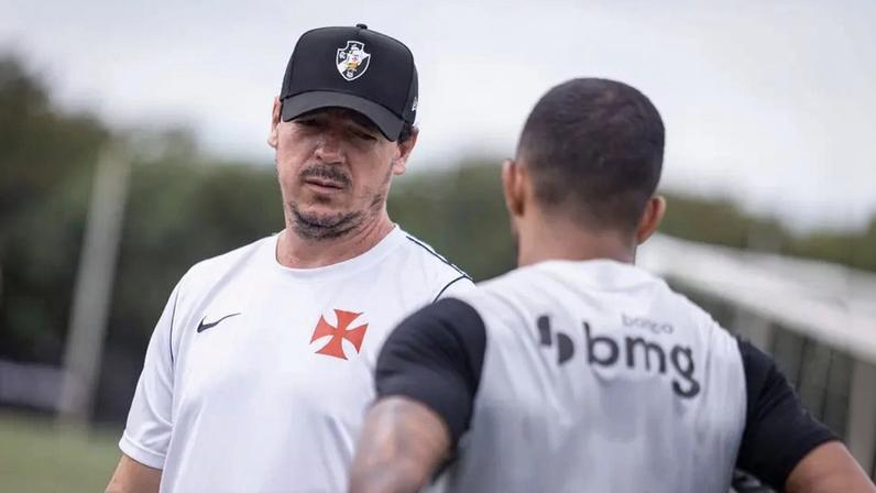 Fernando Diniz, técnico do Vasco, em entrevista coletiva (Foto: Pedro Cobalea/Lance!)