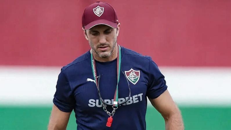 Zubeldía em treinamento do Fluminense (Foto: Marcelo Gonçalves / Fluminense FC)