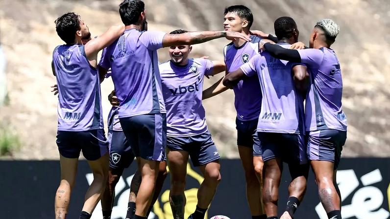 Botafogo em treino no CT Lonier (Foto: Vítor Silva/Botafogo)