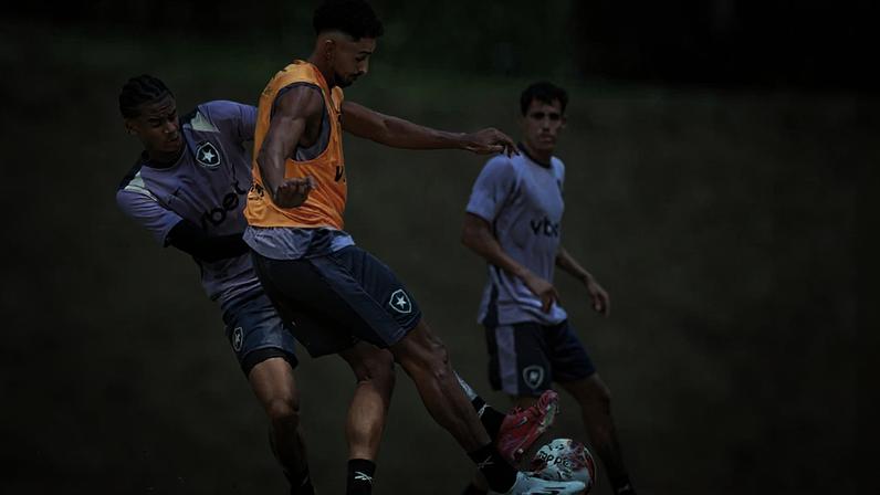 Botafogo em treino no CT Lonier (Foto: Vítor Silva/Botafogo)
