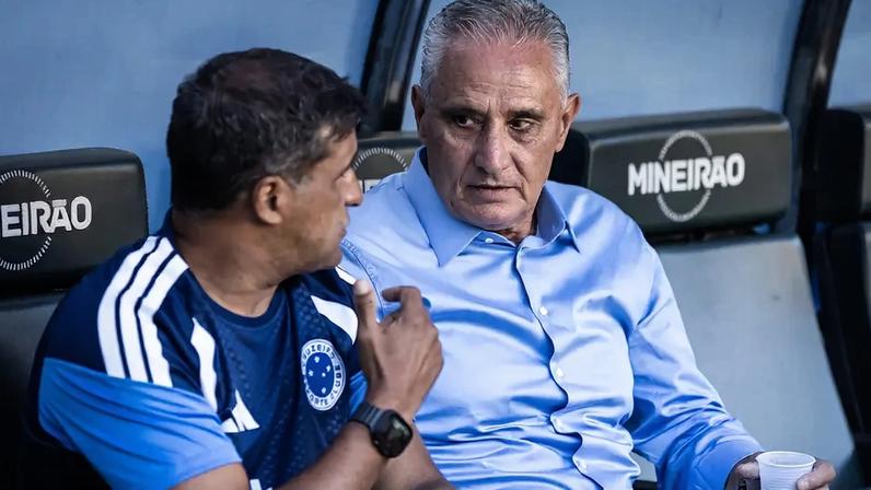Wesley Carvalho e Tite (Foto: Gustavo Aleixo/Cruzeiro)