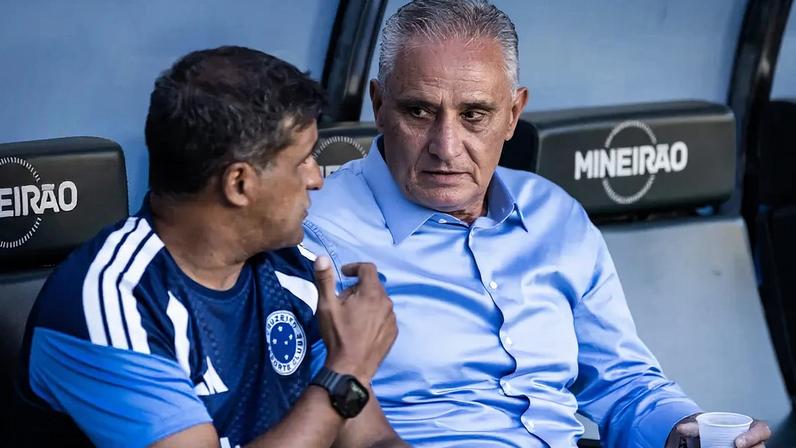 Wesley Carvalho e Tite (Foto: Gustavo Aleixo/Cruzeiro)
