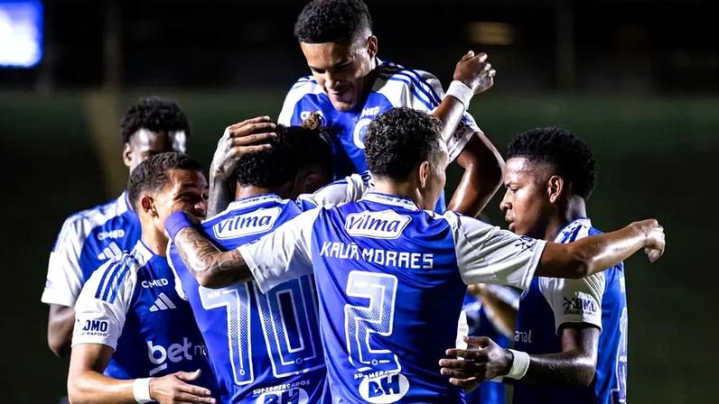 Gol de Japa contra o Tombense (Foto: Gustavo Aleixo/Cruzeiro)