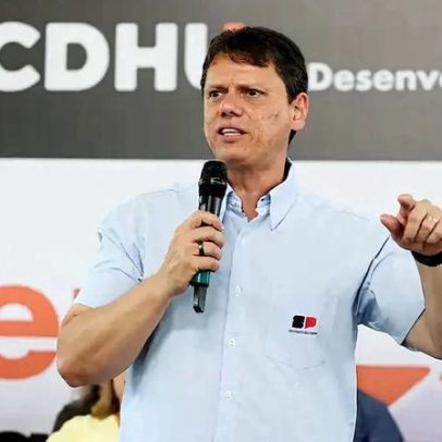 Defesa de Bolsonaro solicita autorização a Moraes para visita de Tarcísio