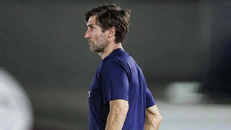 Maxi Cuberas, auxiliar de Zubeldía, no comando do Fluminense (Foto: Marcelo Gonçalves / Fluminense FC)