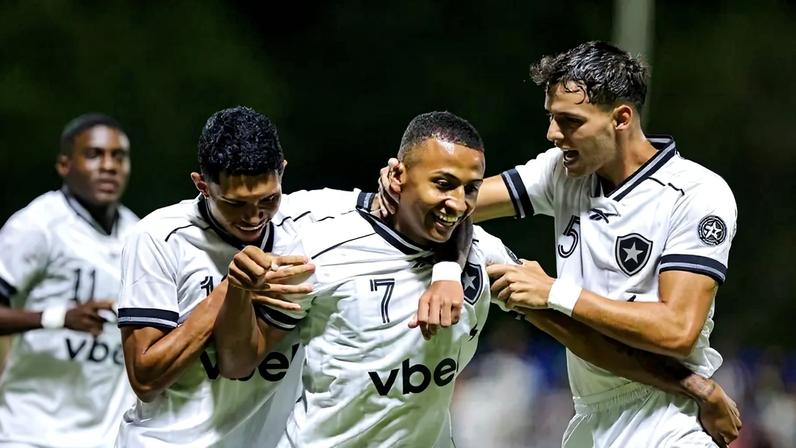 Kauan Toledo comemorando gol do Botafogo (Foto: Arthur Barreto/Botafogo)