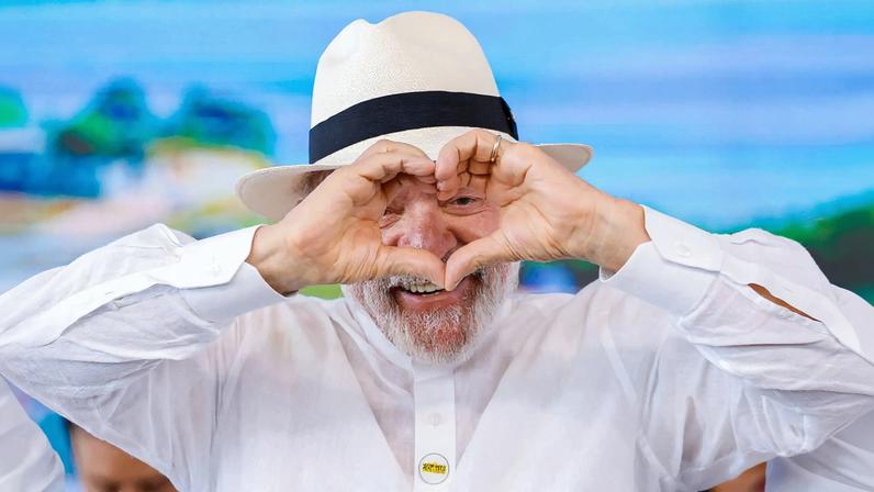 23.01.2026 " Presidente da República, Luiz Inácio Lula da Silva, durante cerimônia de entrega de Unidades Odontológicas Móveis (UOMs) e de ambulâncias do Serviço de Atendimento Móvel de Urgência (SAMU) ao Estado de Alagoas no âmbito do programa Agora Tem Especialistas. Residencial Dr. Pedro Teixeira Duarte I e II. Maceió (AL) " Brasil (Foto: Ricardo Stuckert / PR)