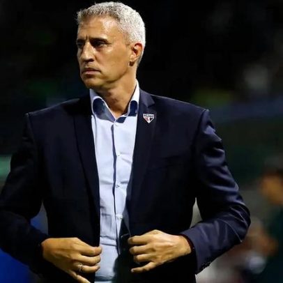 São Paulo usa três zagueiros na defesa contra o Flamengo