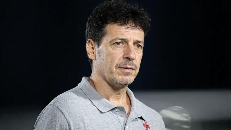 Fernando Diniz antes da partida contra o Boavista (Foto: Matheus Lima/Vasco)