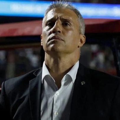 Crespo escala São Paulo para enfrentar o Santos; Calleri fica no banco