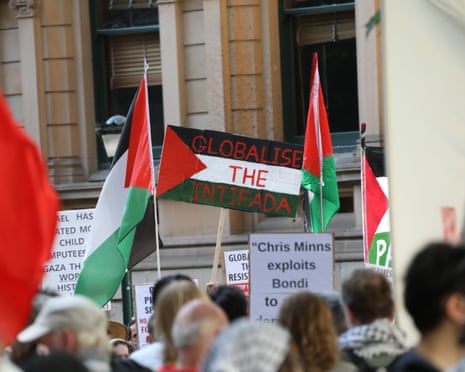 Premier Chris Minns has repeatedly signalled his support for a ban on the phrase ‘globalise the intifada’ after the Bondi terror attack.