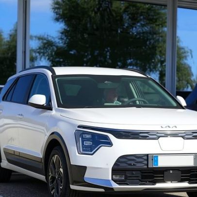 Compradores de carros novos no Reino Unido buscam desconto; média chega a £6.000
